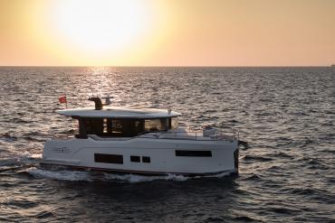 Sirena Yachts brings silent, electric cruising to the market with the new Sirena 48 Hybrid Coupe - photo